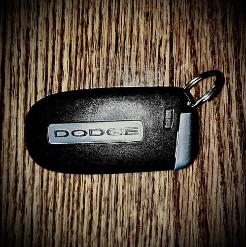 NUEVO OEM 2015-2018 DODGE CHALLENGER 5 BOTONES ARRANQUE REMOTO LLAVERO INTELIGENTE - Imagen 2 de 3