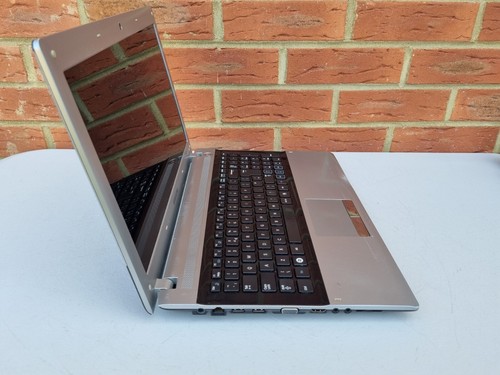 Fast Powerful Samsung 15.6” inch 500 GB SSD 8 GB RAM Win10Pro Wi-Fi Pentium B940 - Picture 4 of 24
