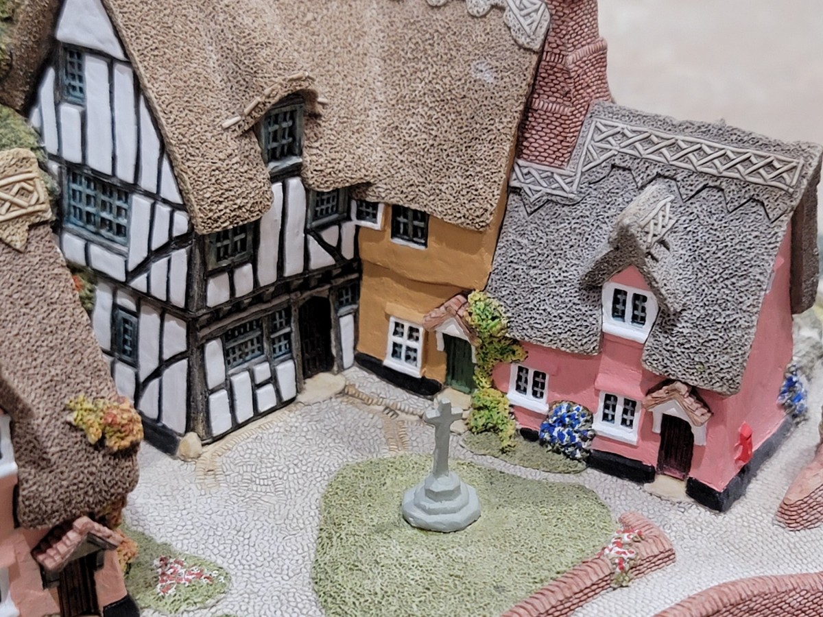 1991 Lilliput Lane Saxham St Edmunds Hand Made No deeds or