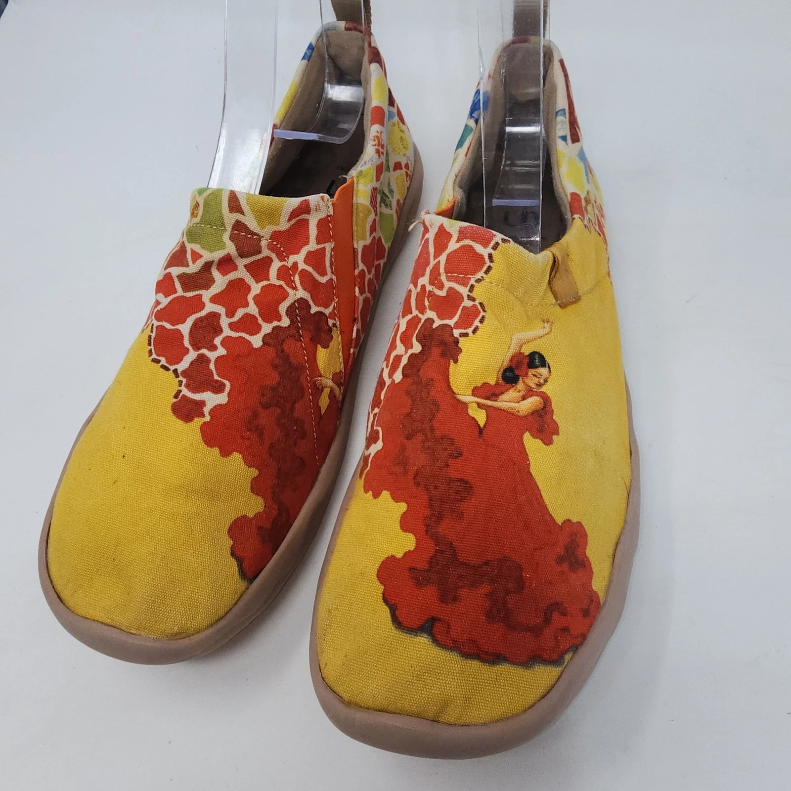 UIN Story Slip On Shoes Womens 10 Yellow Flamenco Dancer Canvas Travel Loafers