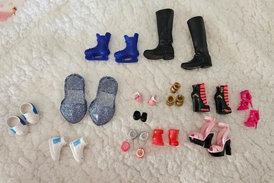 (14 Pairs) Toy Doll Shoes Lot Plastic Mixed Kinds Multicolor Styles & Dolls