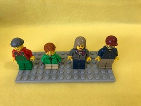 Lego Creator Expert 2012 Winter Village Cottage #10229 Displayed, Please Read