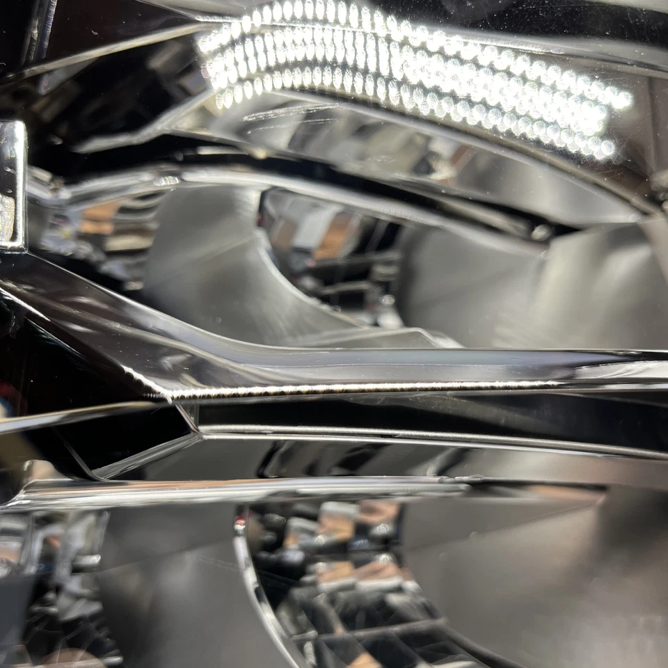 Faro LED pasajero derecho Mitsubishi Outlander 2022-2024 ✅ OEM dañado Foto 2 de 4