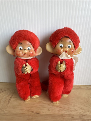 Red onchichi Monkey Plastic Face Hugger Plush Vintage 5