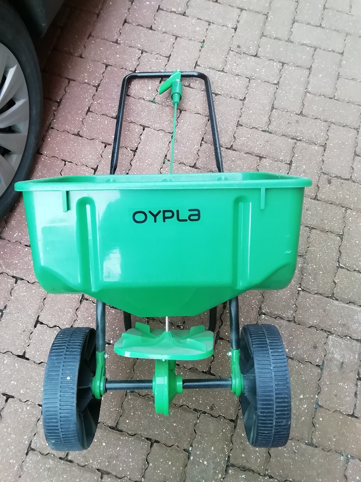 Oypla Heavy Duty Rock Salt Grit Grass Seed Spreader 35KG Capacity eBay