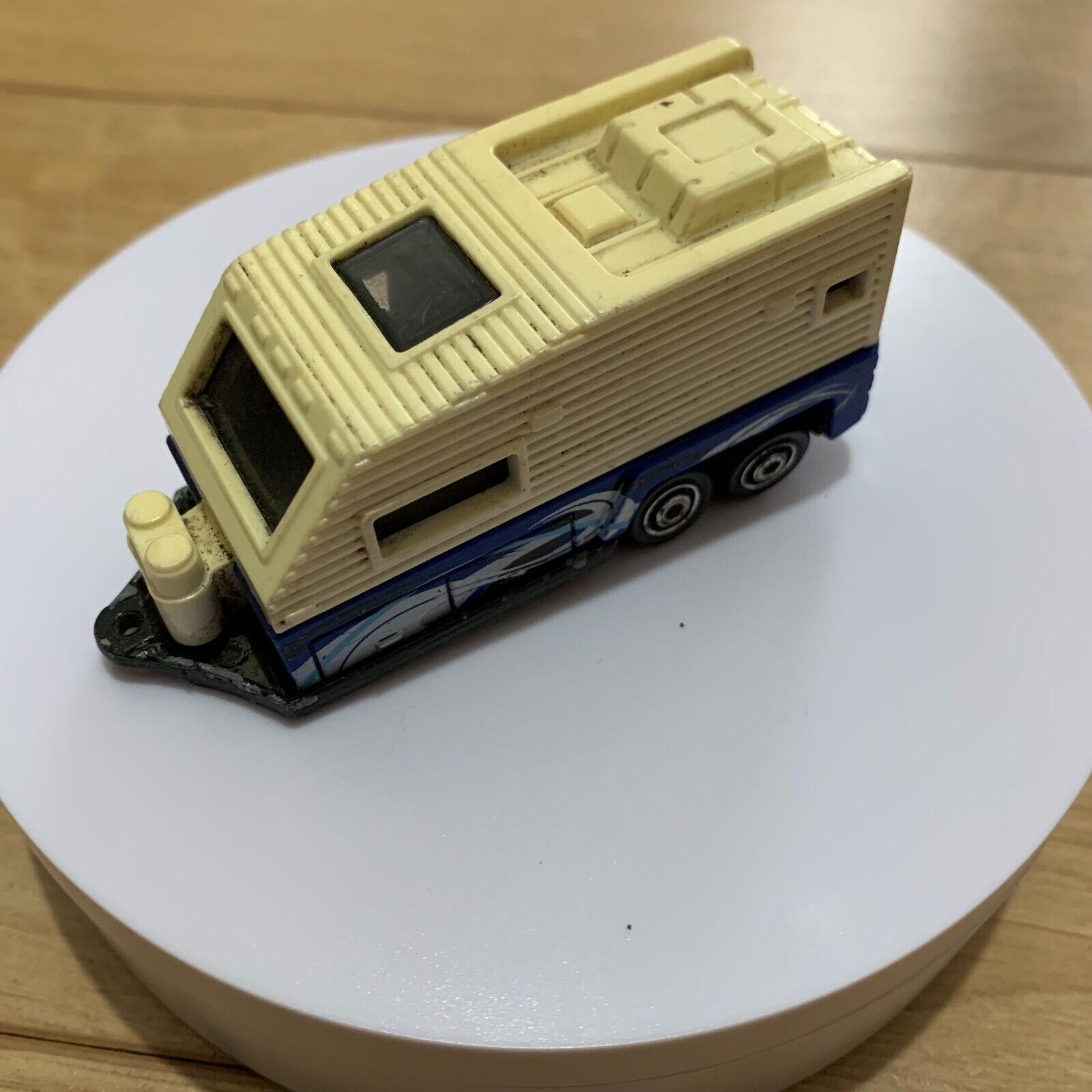 Picture 4 of 59