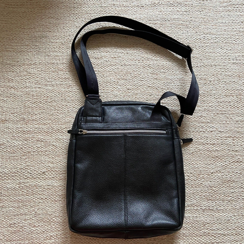 Piquadro Black Leather Satchel Adjustable Strap Logo Tags Multiple Compartments - Picture 9 of 12