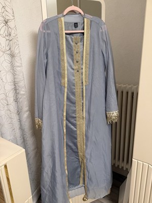 Elegantes Kaftan/Kleid von SHEIN in hellblau mit goldenen Details.