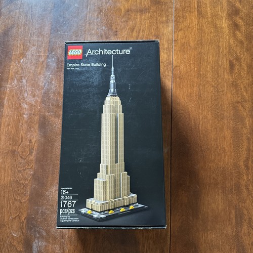 LEGO ARCHITECTURE: Empire State Building (21046) - Picture 1 of 5
