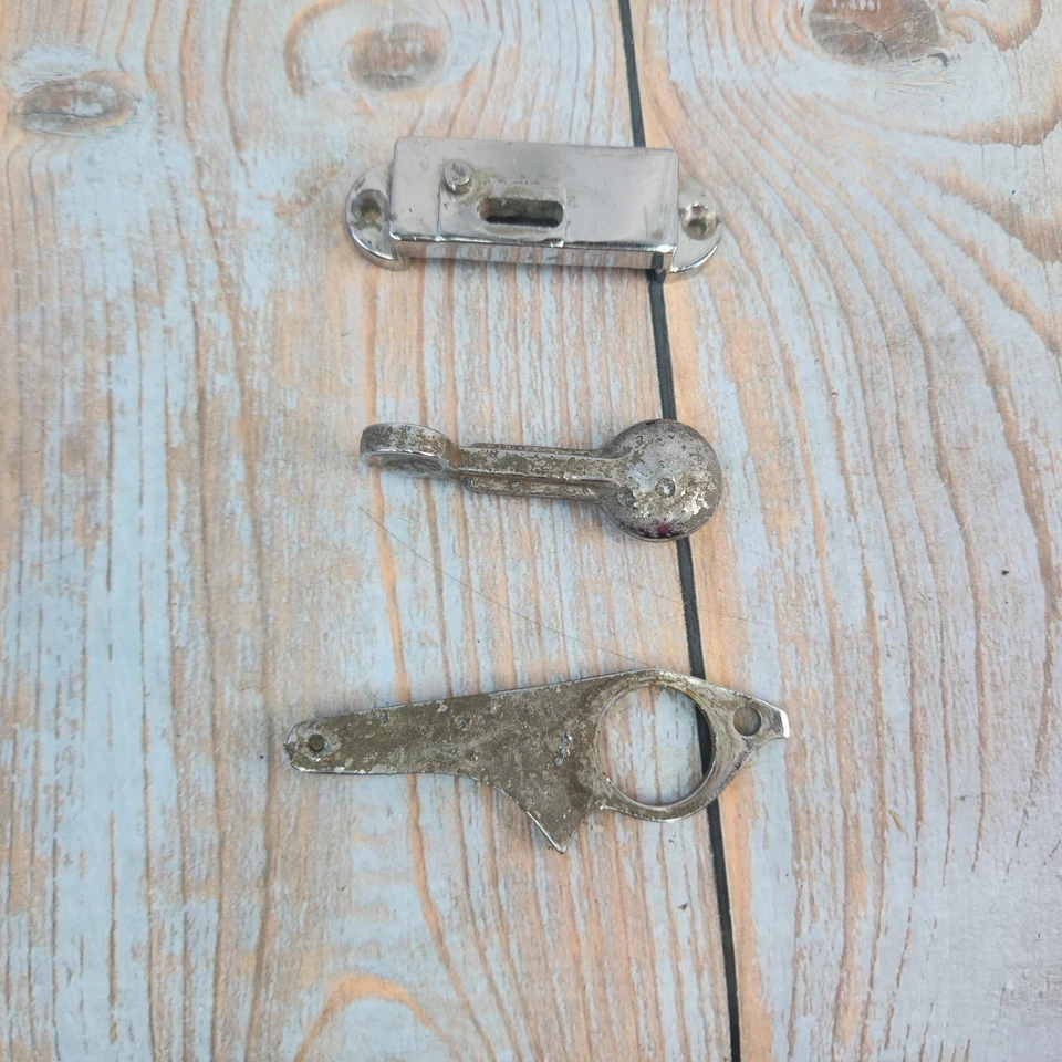 Jaguar XK150 420 LH Driver Quarter Window Light Catch Assembly Latch 3pc Chrome - Image 4 of 4