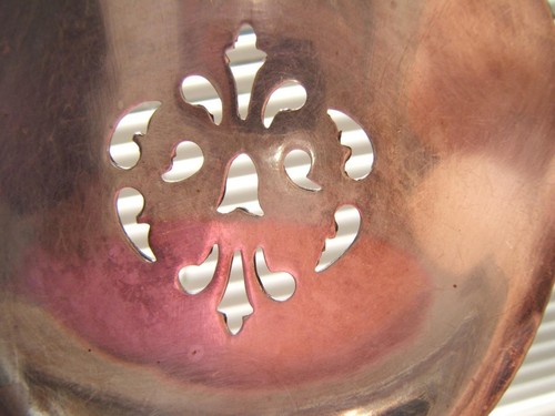 ANTIQUE TOMATO SPOON SERVER MARKED STERLING SILVER HANDLE PAT DATE - Picture 2 of 19