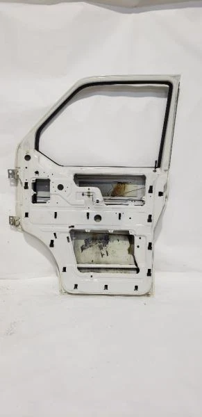 Front Right Door Bare Shell White OEM 2000 2001 2002 2003 Volkswagen Eurovan - Image 2 of 4