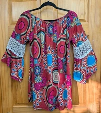 Win Win Pinwheel Long Bell Sleeves Size L-XL Knit Elastic Neckline Tunic Blouse