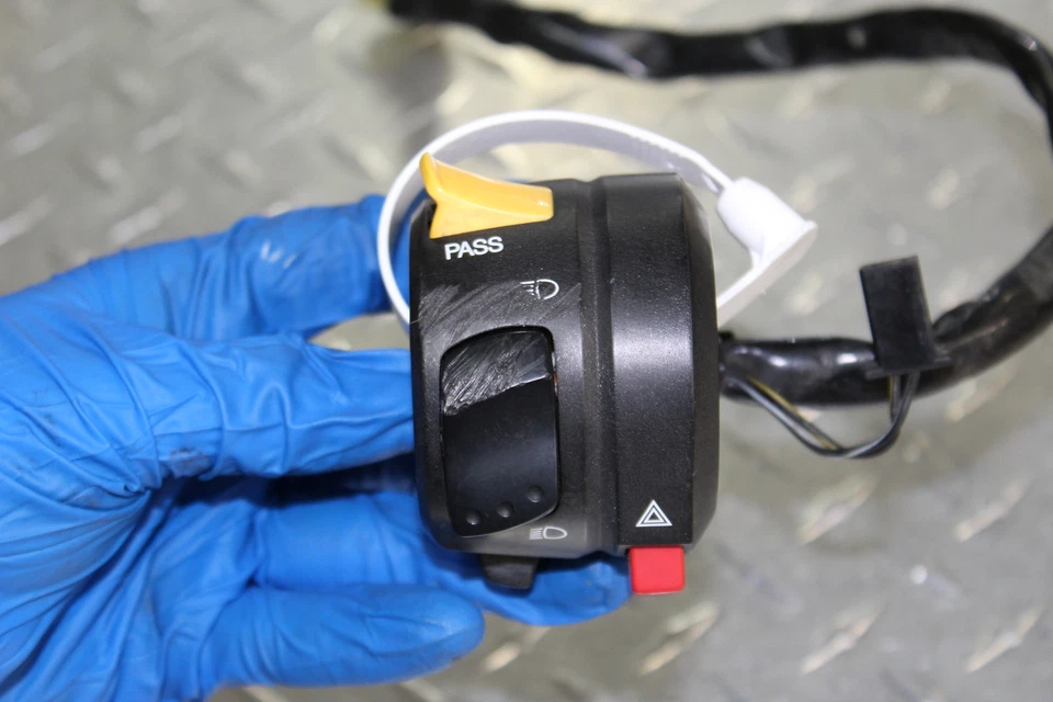 2006 SUZUKI GSXR750 LEFT CLIP ON HANDLE HORN SIGNALS SWITCH SWITCHES RASH - Image 4 of 4