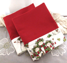 COUNTRY COTTAGE SET OF TWO SOLID RED  SNOWMAN BORDERED PILLOWCASES - NEW