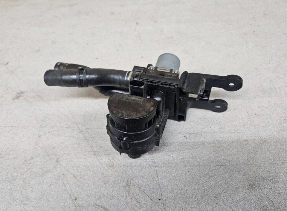 04-08 Audi A6 Quattro Válvula HVAC Calentador Bomba Circulación Agua OEM 4F1819374 Foto 3 de 3