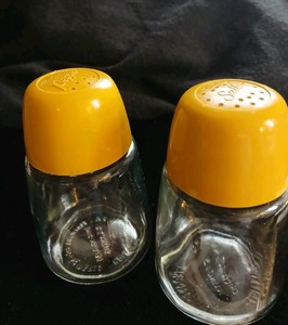 Retro 70s Harvest Gold Federal Housewares Oversized Salt &Pepper Shakers. 5"