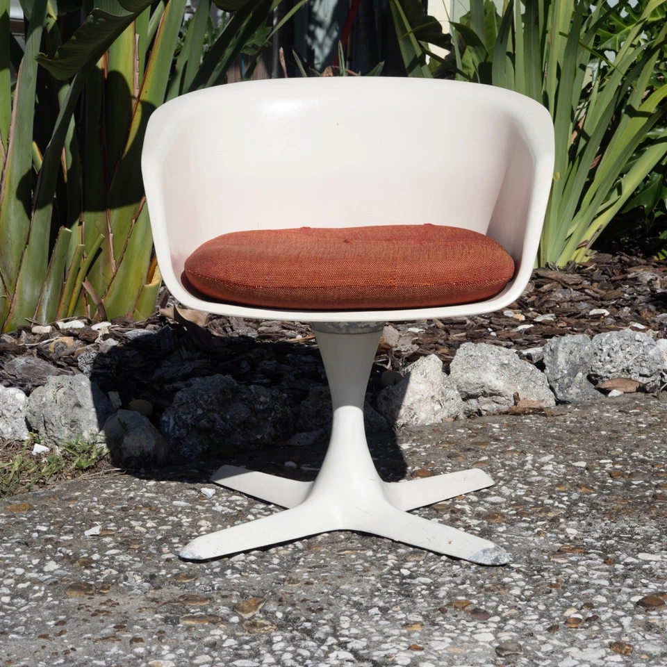 Винтажное кресло из белого стекловолокна Burke 112 Star Trek MCM тюльпан с пропеллерным основанием - Изображение 3 из 4