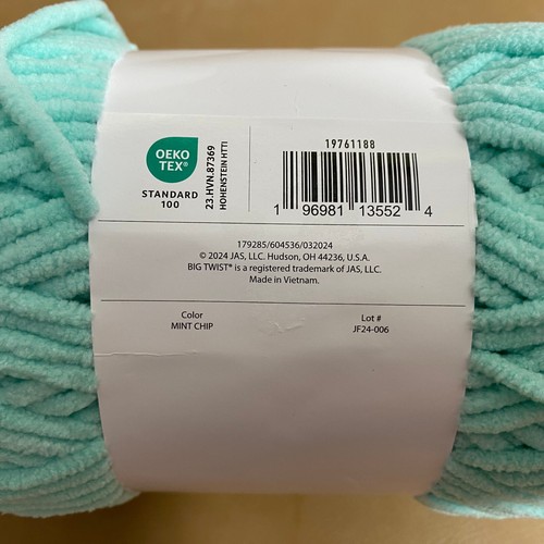 Big Twist Posh - MINT CHIP Polyester Yarn 233yd/7.05 oz - New - Lot JF24-006 - Picture 3 of 3