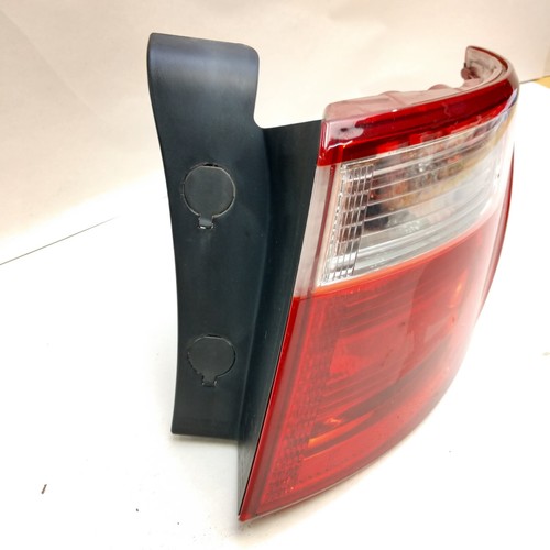 2013-2016 Hyundai Santa Fe Tail Light Passenger Right Side OEM - Picture 3 of 8