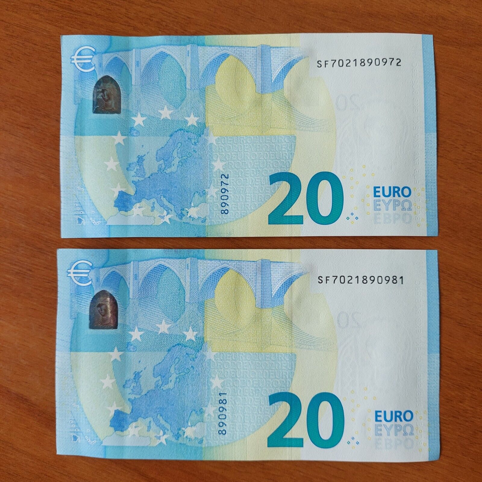 Dos (2) billetes 20 EUROS Correlativos (S) 2015  Firma DRAGHI - PLANCHA