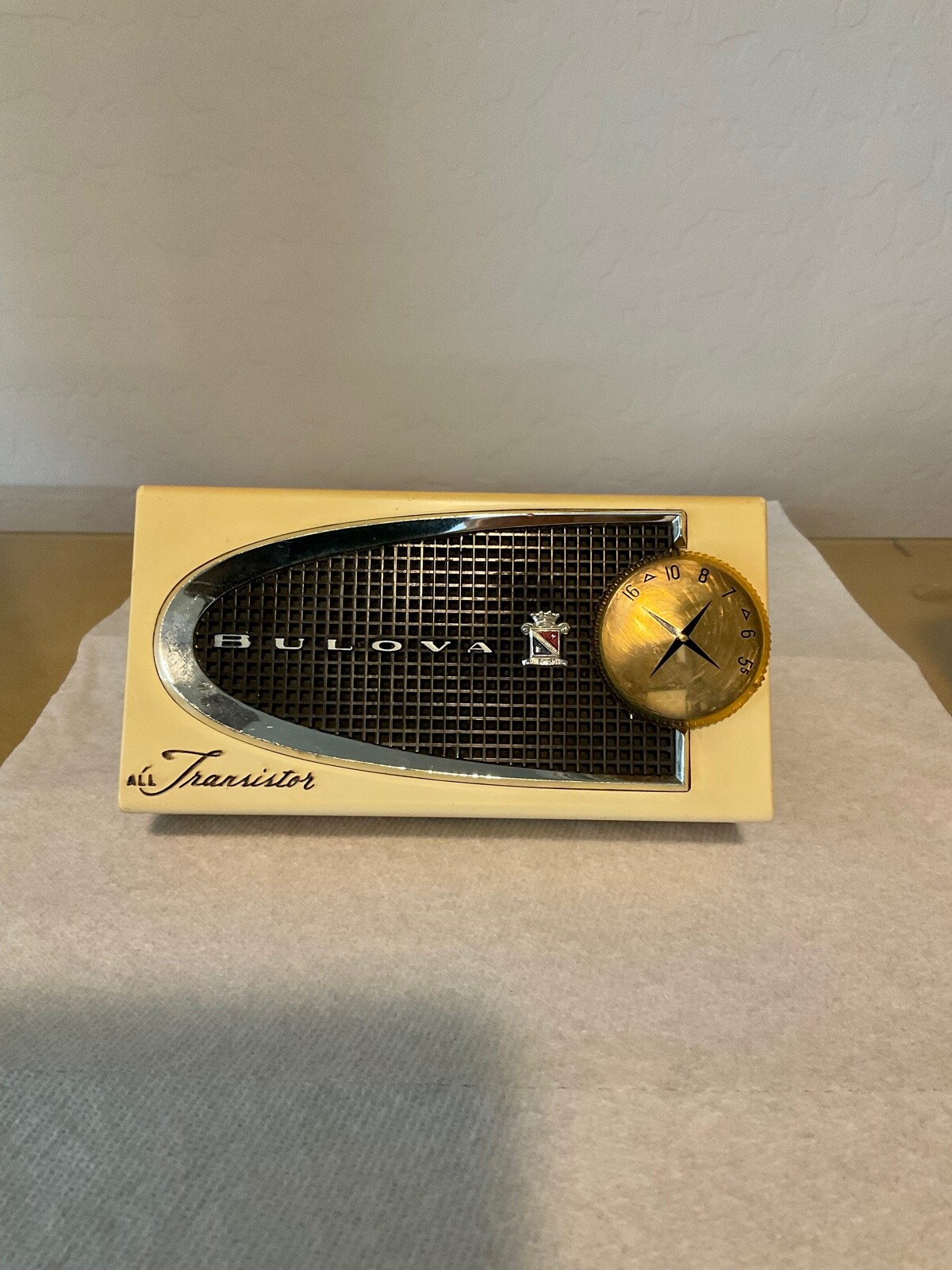 bulova transistor radio value