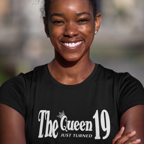 T-Shirt Queen Just Turned Years personalisiert Geburtstagsgeschenke für Frauen personalisiert - Bild 7 von 12