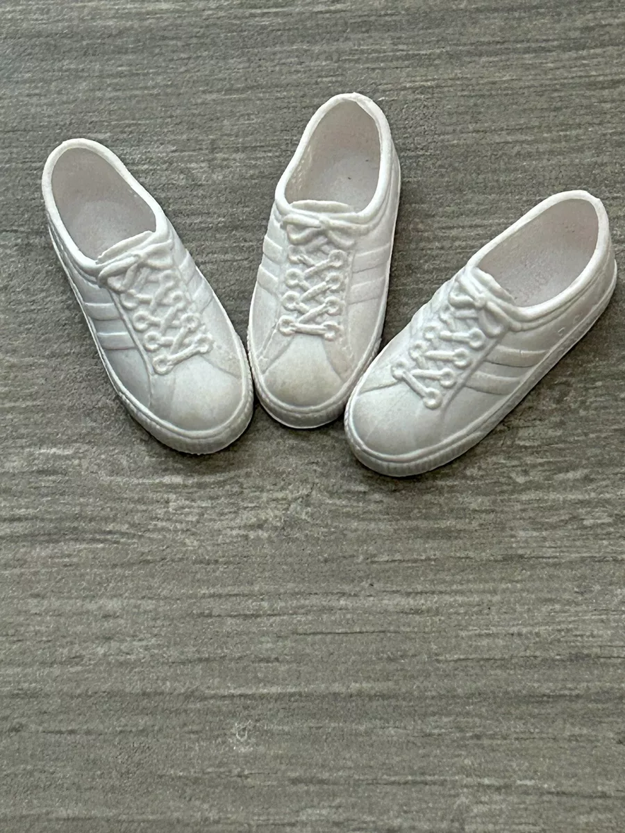 Plain white shop tennis shoes