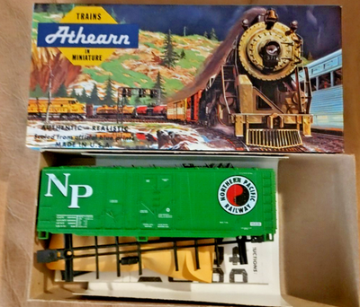 #ad HO scale Athearn Northern Pacific 40Ft GL Boxcar kit $12.18