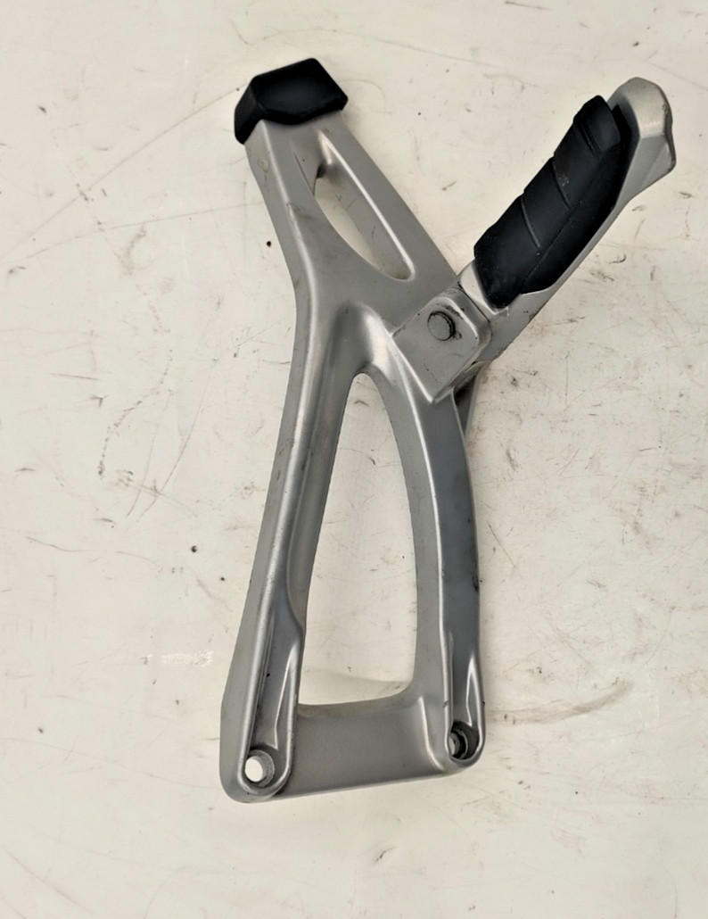 PEDANA POSTERIORE SINISTRA ( KM 70.000 )-BMW K 1200 RS ANNO 2001 AL 2005