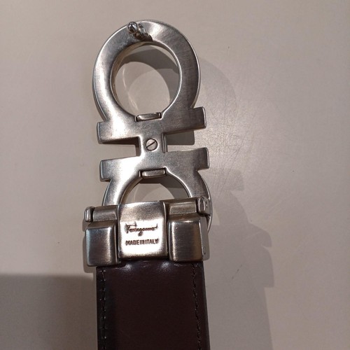 Auténtico cinturón de cuero Salvatore Ferragamo Gancini marrón marino reversible plateado para hombre - Imagen 3 de 5