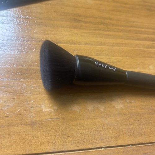 mary kay liquid foundation brush - Picture 2 of 2