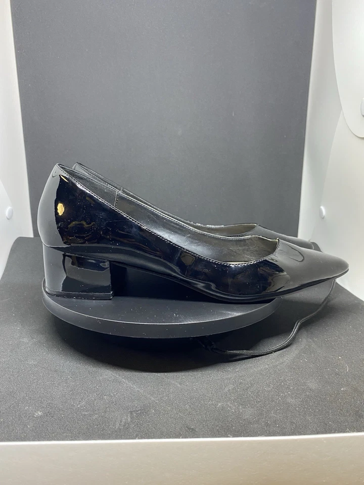 Zapatos de salón Aldo elegantes de charol negro bloque de tacón bajo usados en excelente estado talla 8 M para mujer Foto 2 de 4
