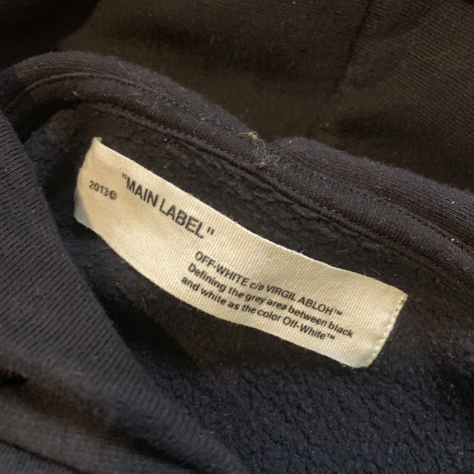 OFF WHITE Maglione con cappuccio da uomo bianco sporco taglia top in foto su nastro