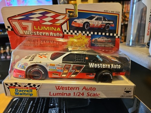 Western Auto Lumina Maßstab 1:24 Darrell Waltrip #17 1992