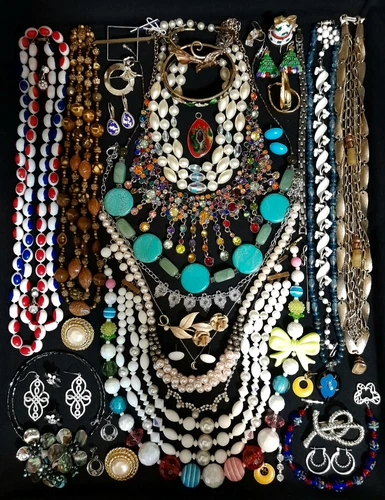 Vintage Mod Wear Craft? 2Lbs 3oz Jewelry Lot Signed Crown Trifari Japan Lisner