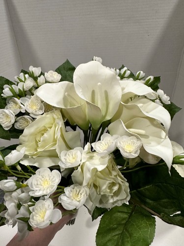 Bridal Wedding Bouquet ivory 16 inches length 12 inches wide - 第 4/12 張圖片