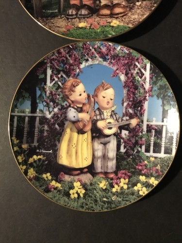M. I. Hummel Danbury Mint Little Companions Country Crossroads Little Musicians - Picture 3 of 6