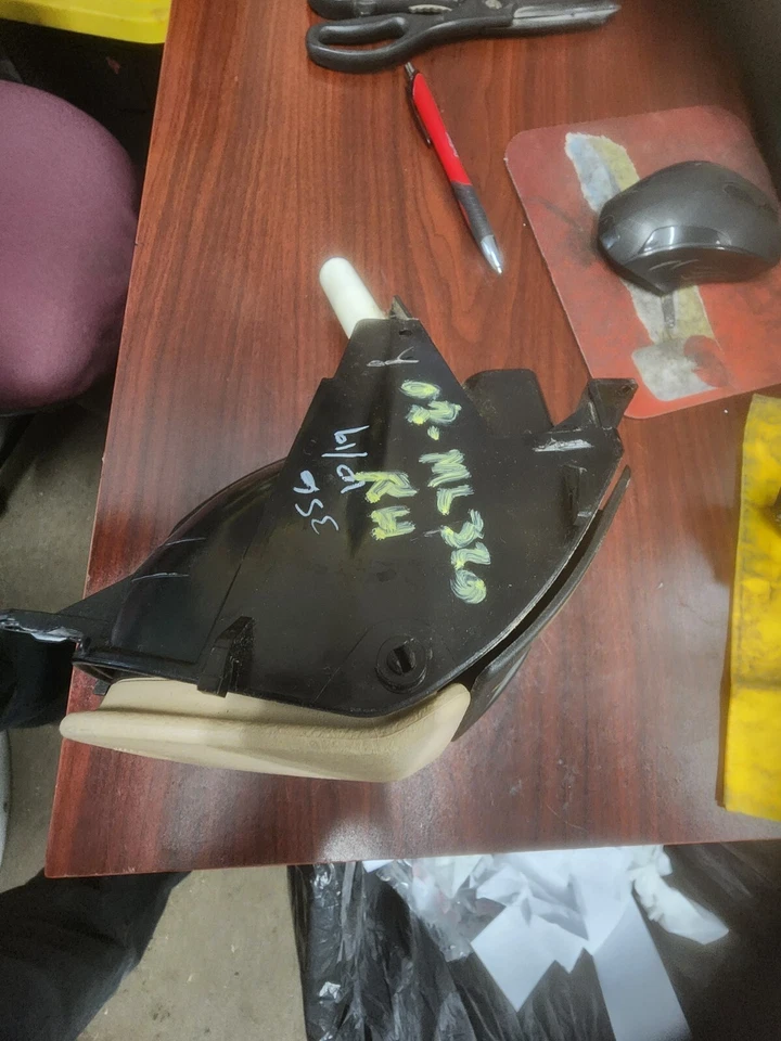 1998 00 01 2005 MERCEDES-BENZ W163 ML500 ML430 ML320 RIGHT PASSENGER CUP HOLDER - Image 3 of 3