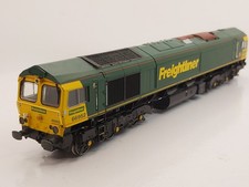 Bachmann 32-975 Class 66 952 Freightliner - OO Gauge DCC Ready Excellent Runner