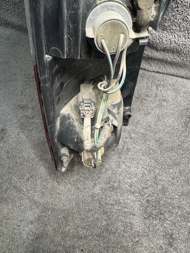 99-02 Mercury Villager Right RH Passenger Tail Light Assembly - Image 4 of 4