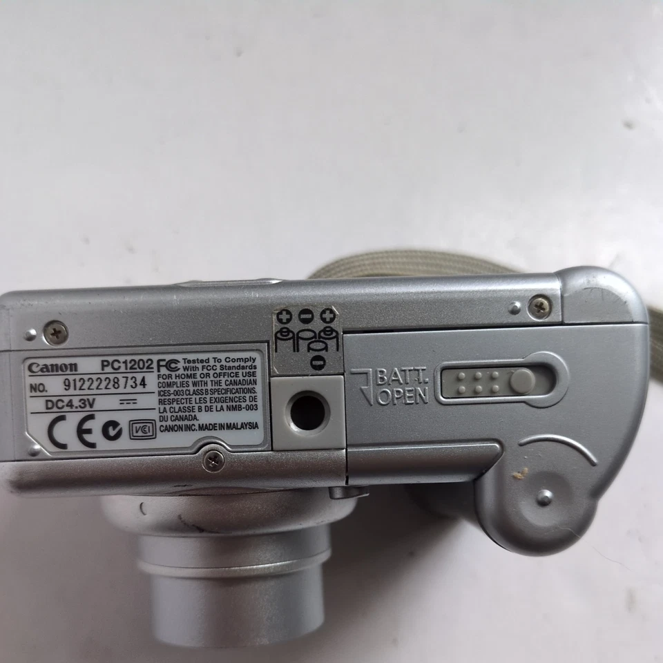 Canon PowerShot A75 3.2MP Digital Camera Silver Works 3x Zoom no card - Image 4 of 4