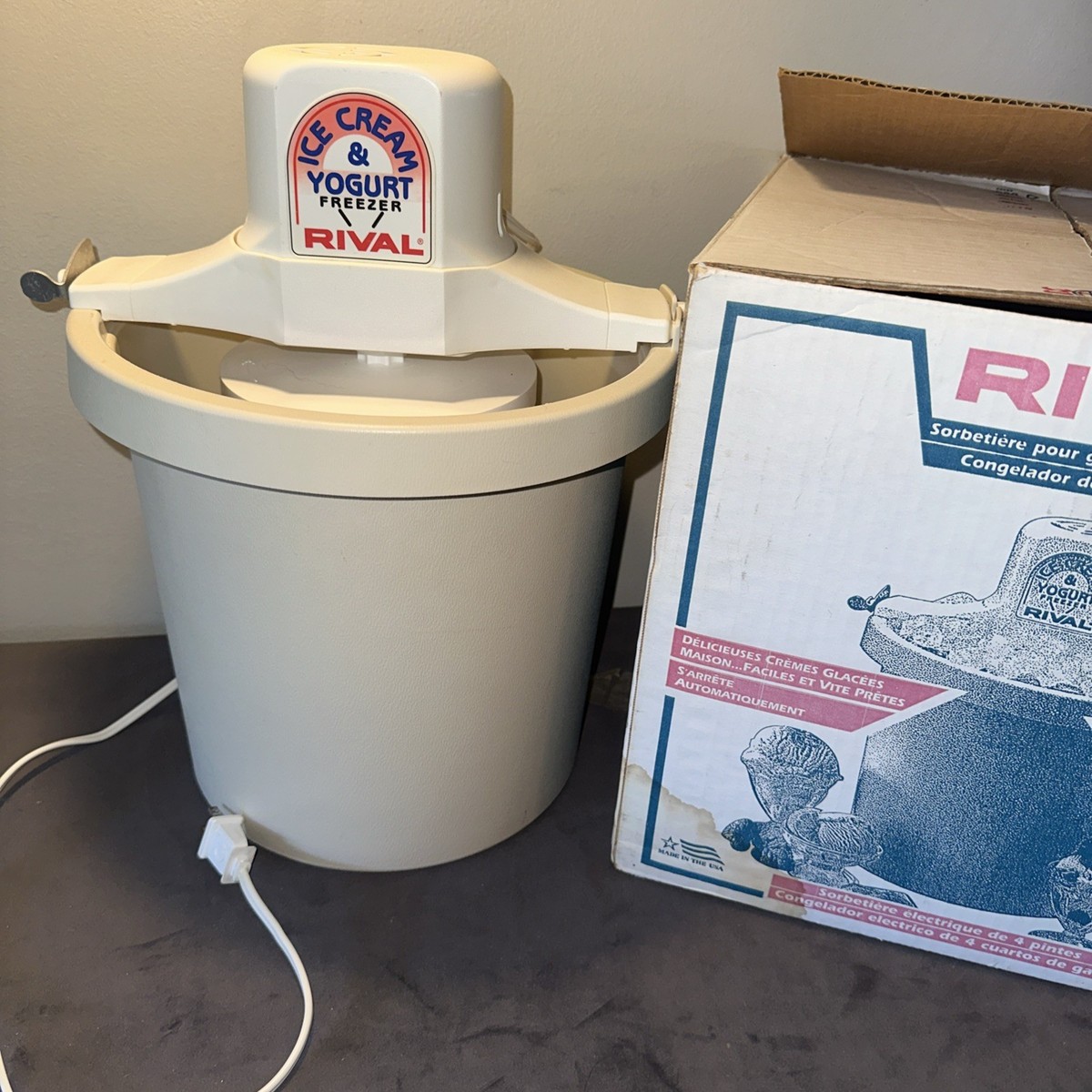 Vintage Rival 4 Qt Ice Cream And Yogurt Freezer Ice Cream Maker