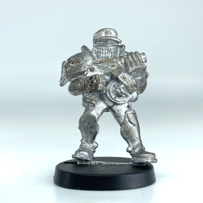 Bauhaus Blitzer - 1996 Warzone Mutant Chronicles Target Games Metall X7036