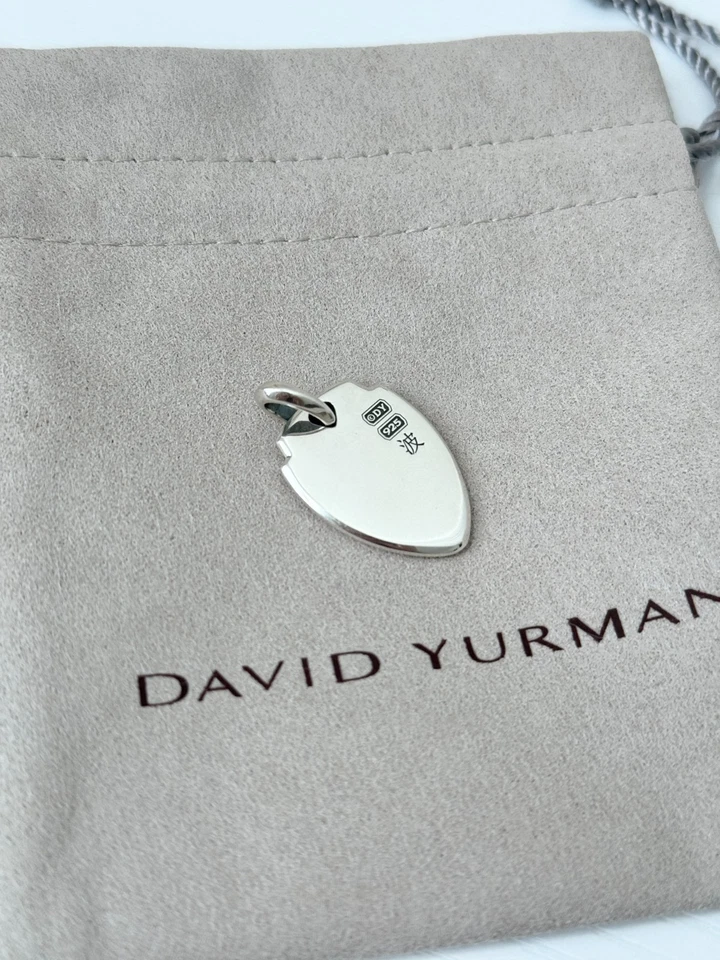 Amuleto colgante escudo ondas zafiro azul David Yurman para hombre en plata de ley Foto 2 de 2