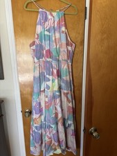 Women's Gap halter dress in muted colors. The dress is lined. Size XL Tall