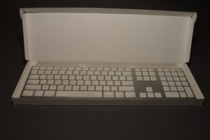 Apple A1243 MB110LL/A Wired Keyboard