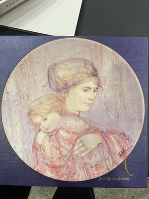 Edna Hibel Mother And Child First Edition Collectors Plate