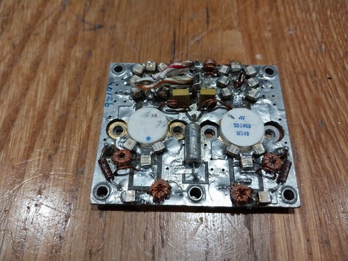 RF Amplifier Microwave Components Assortment w/ UHF/VHF Transistors - Picture 8 of 11