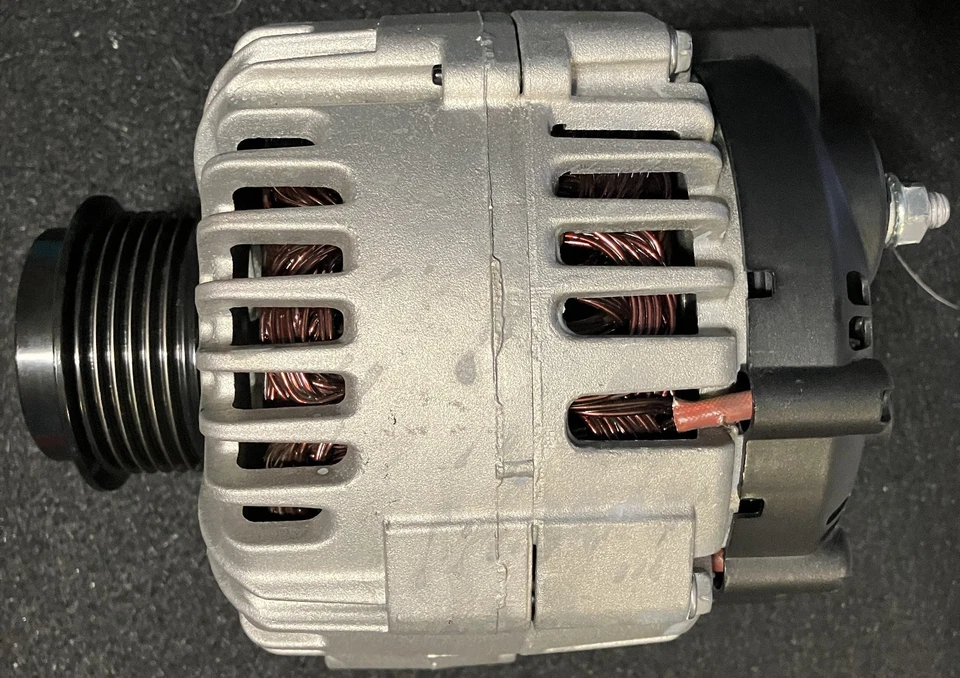 GM Genuine 25888970 OEM Alternator for 2005-2013 C6 Chevrolet Corvette 9K MILES Foto 4 de 4